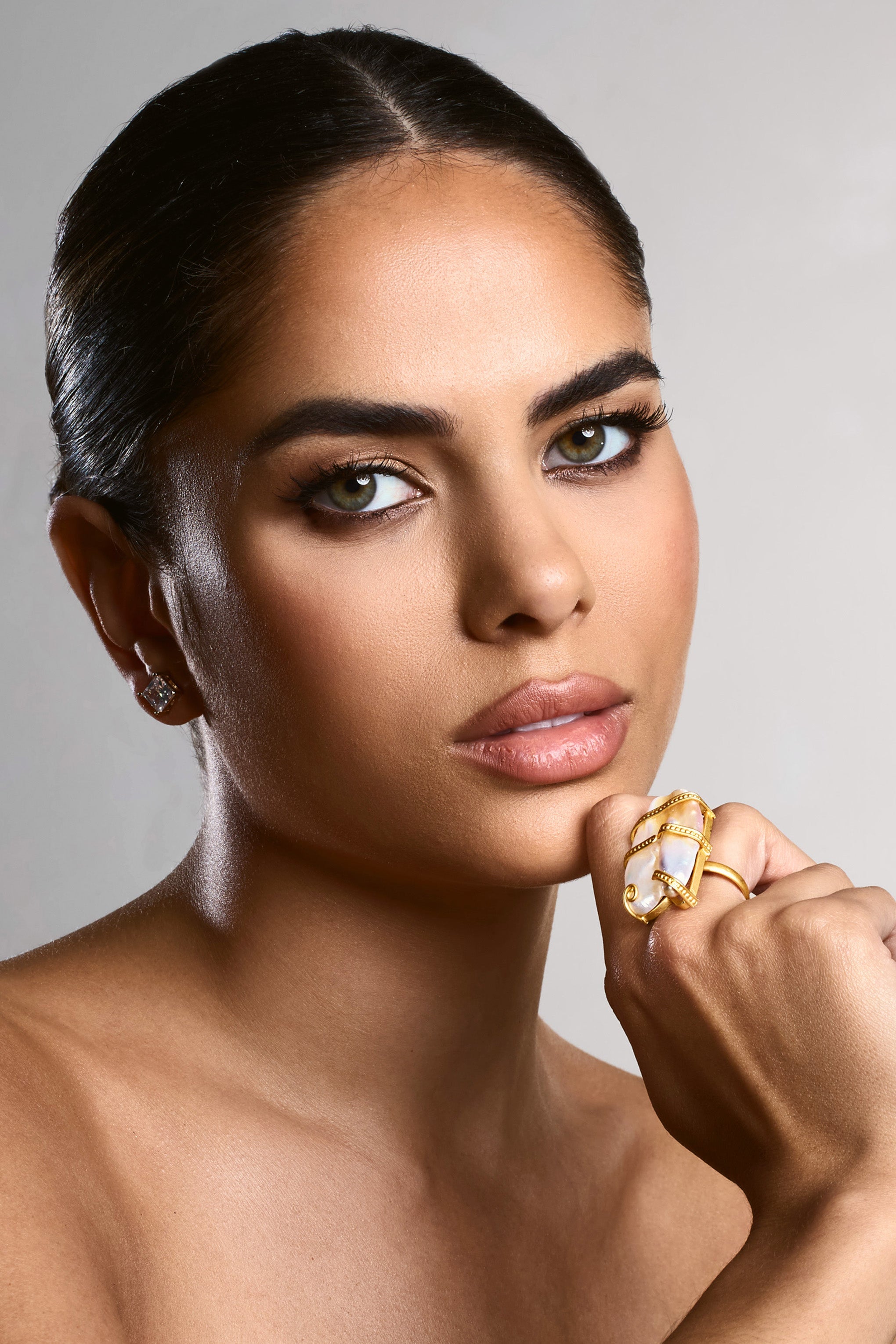 Shore | Gold Adjustable Ring With Iridescent Shell