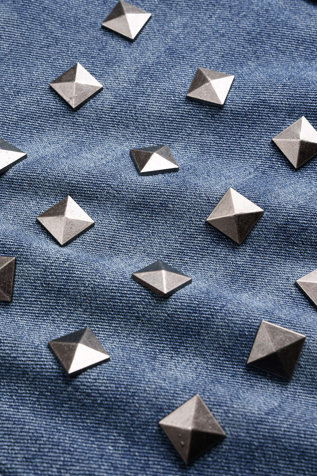 Denim Rivets Decor Pocket Wide Leg Jeans