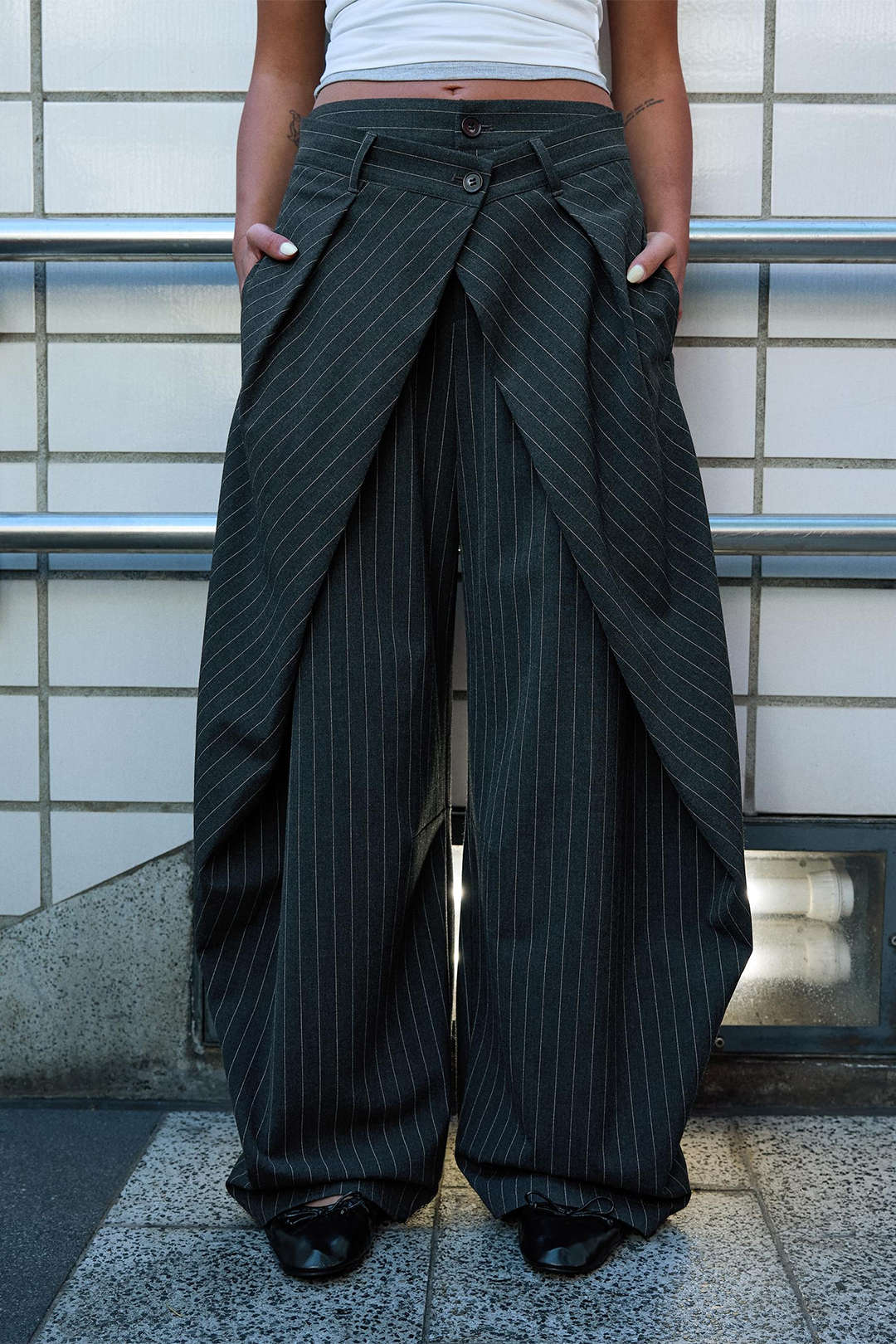 Stripes Print Button Pocket Ruched Pants