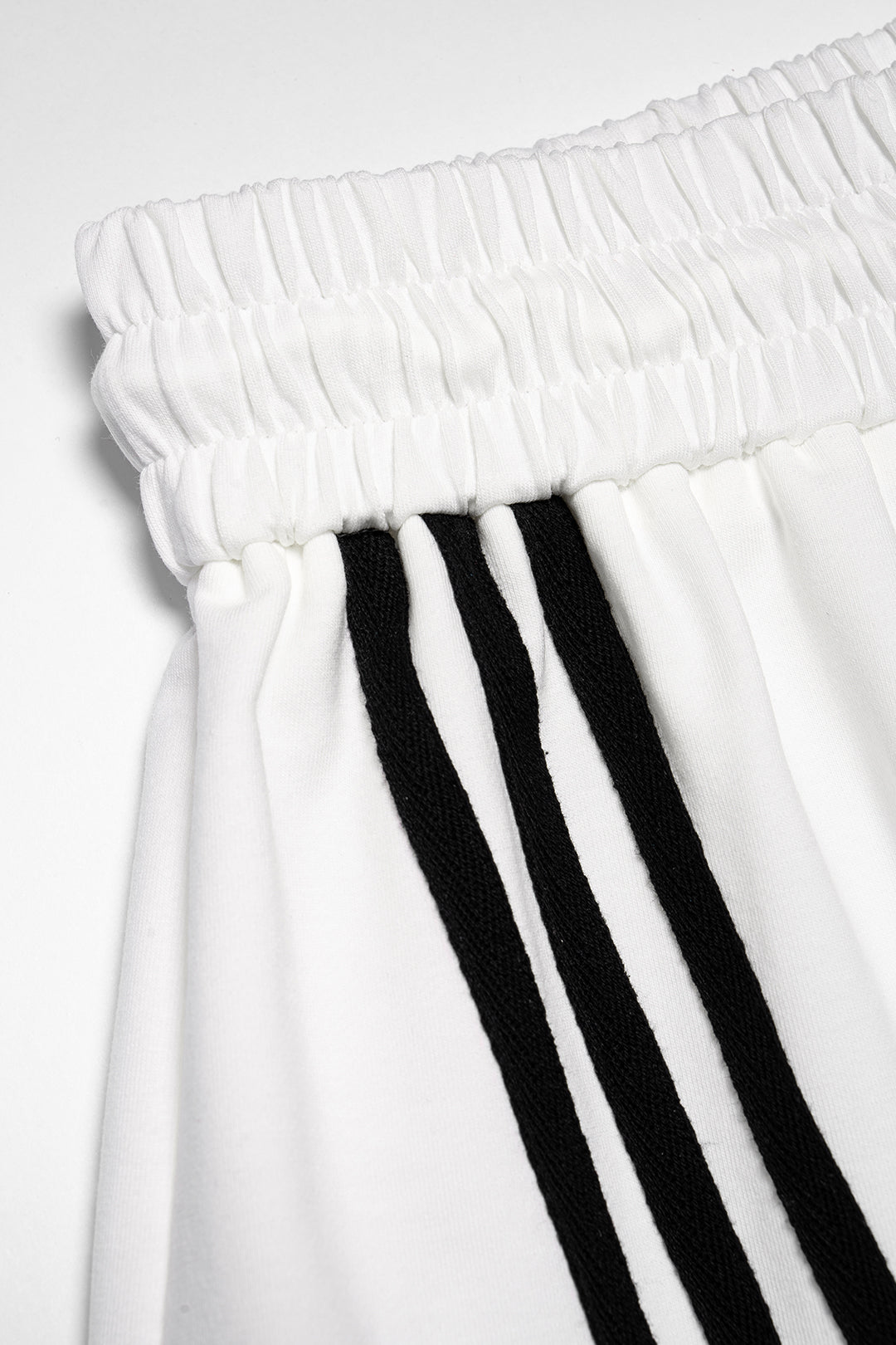 Contrast Striped Round Neck Sleeveless Tank Top And Drawstring Wide Leg Shorts Set
