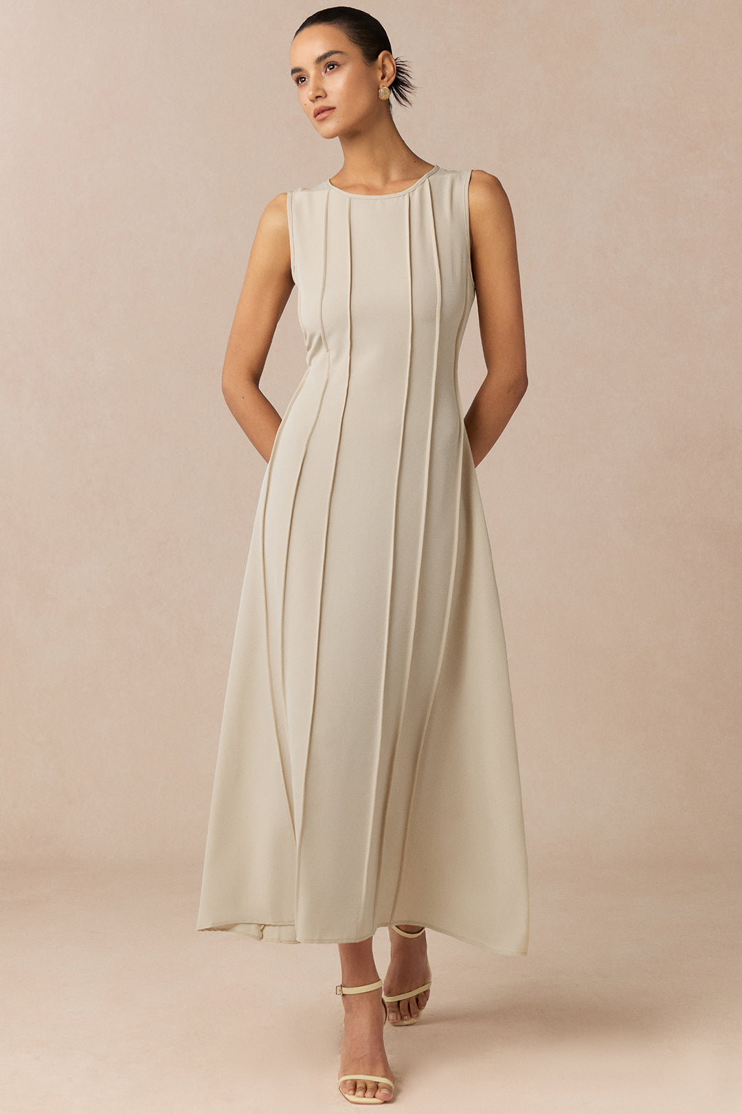 Round Neck Sleeveless Midi Dress