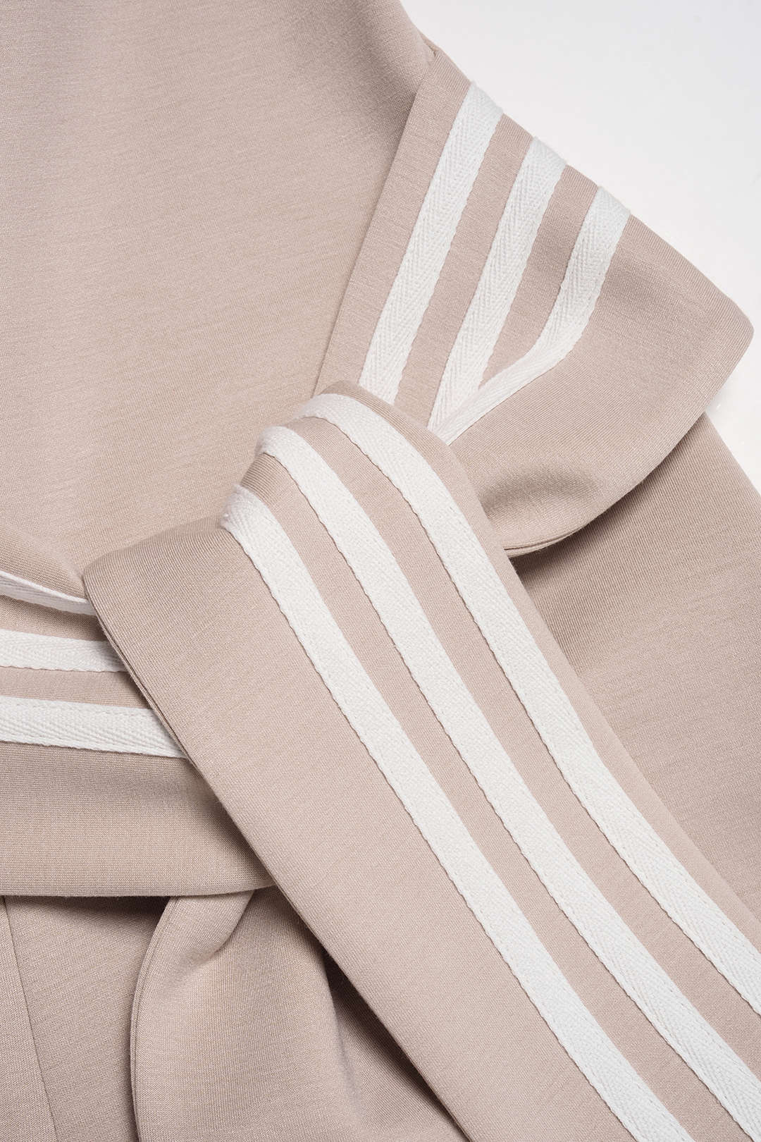 U-Neck Contrast Striped Tie-Up Zipper Barrel Jumpsuit