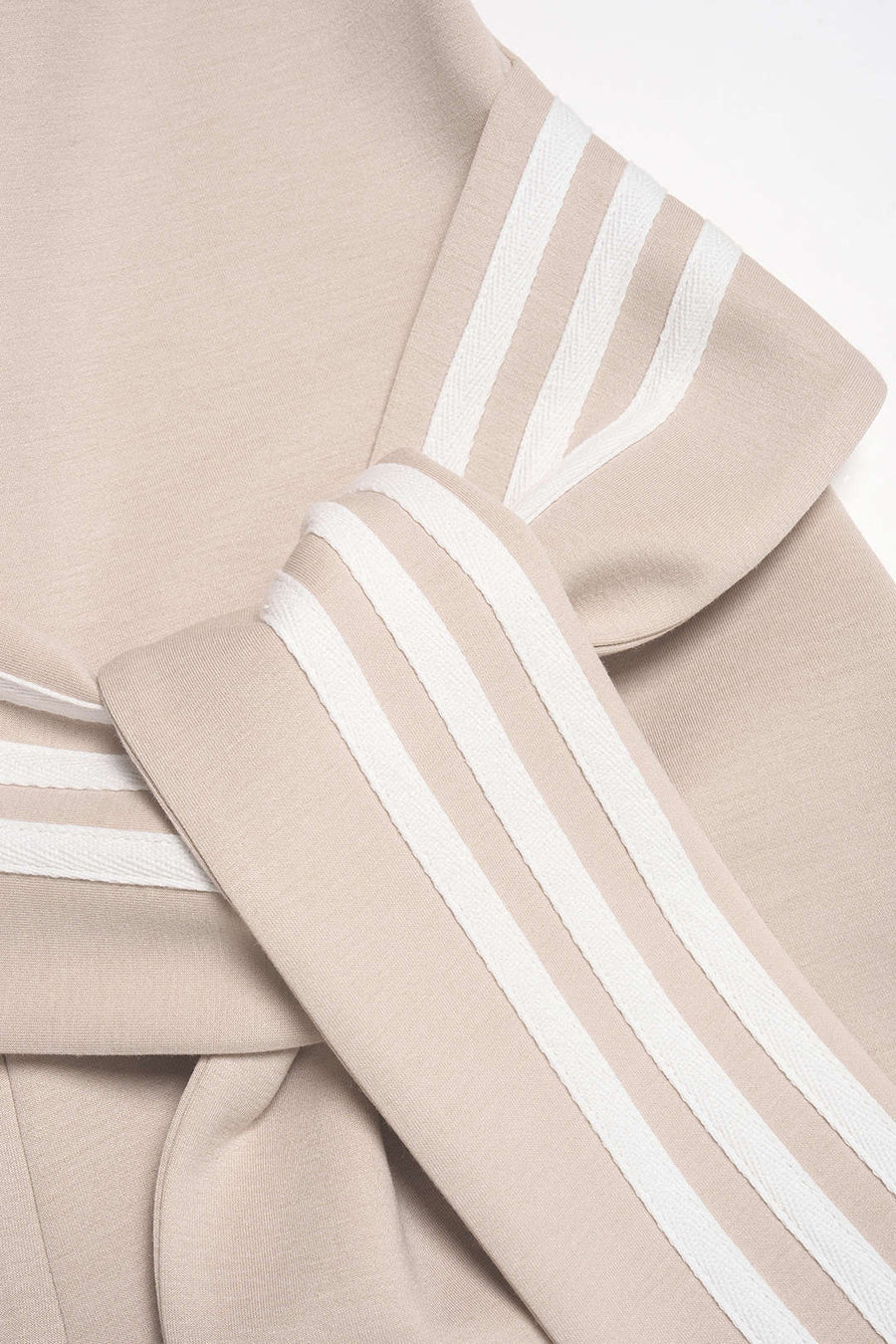 U-Neck Contrast Striped Tie-Up Zipper Barrel Jumpsuit