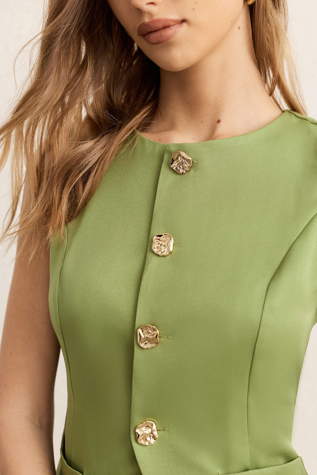 Metallic Button Round Neck Vest And And Pleated Skirt Set